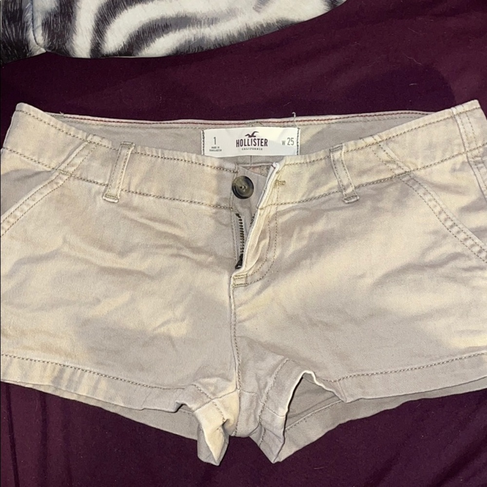 Low rise khaki short shorts